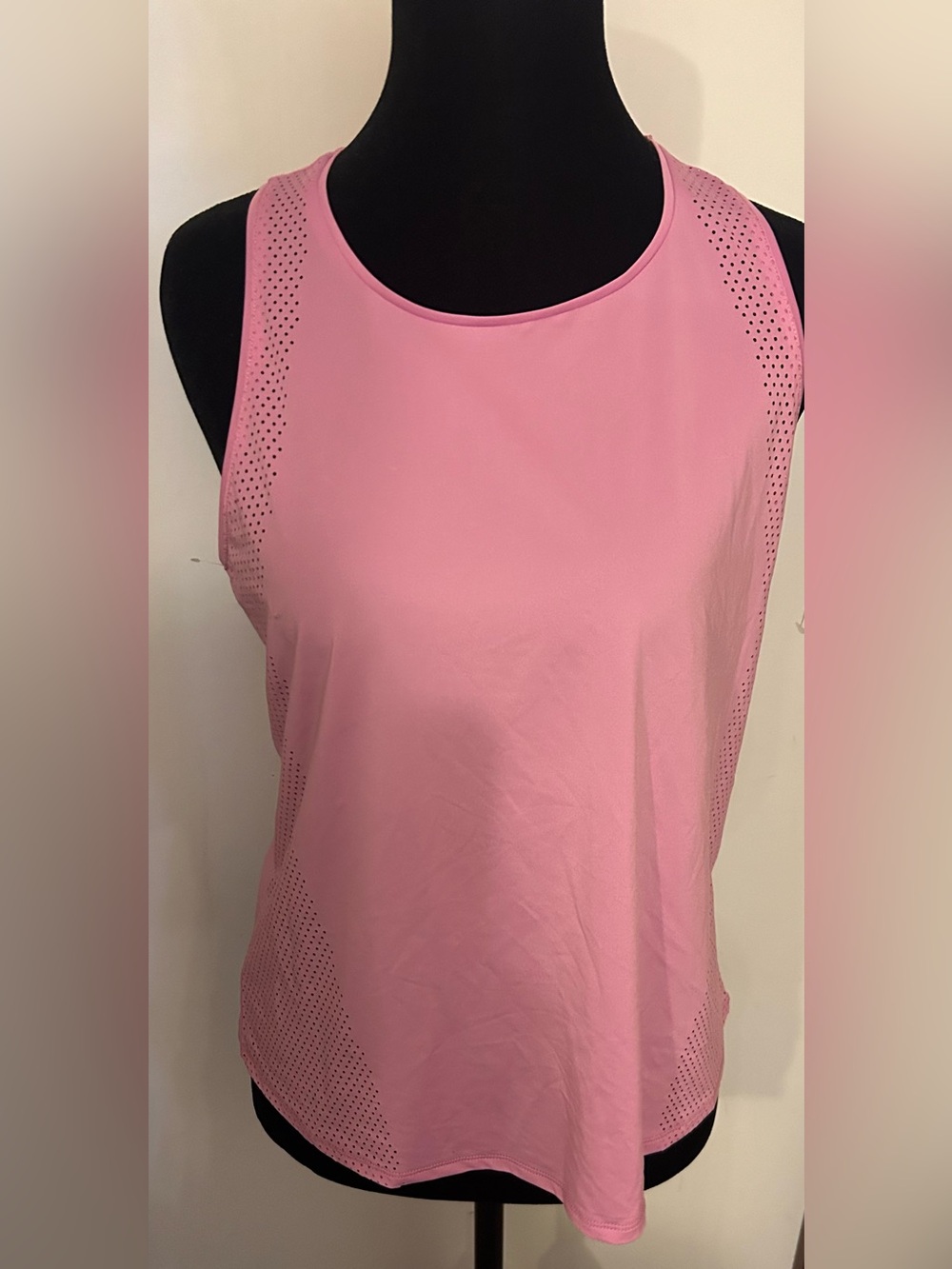 Breathable Pink Racerback Tank Top for Women